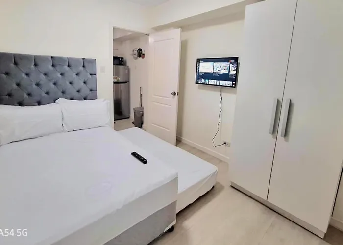 Luxury Escape Staycation In Santorini